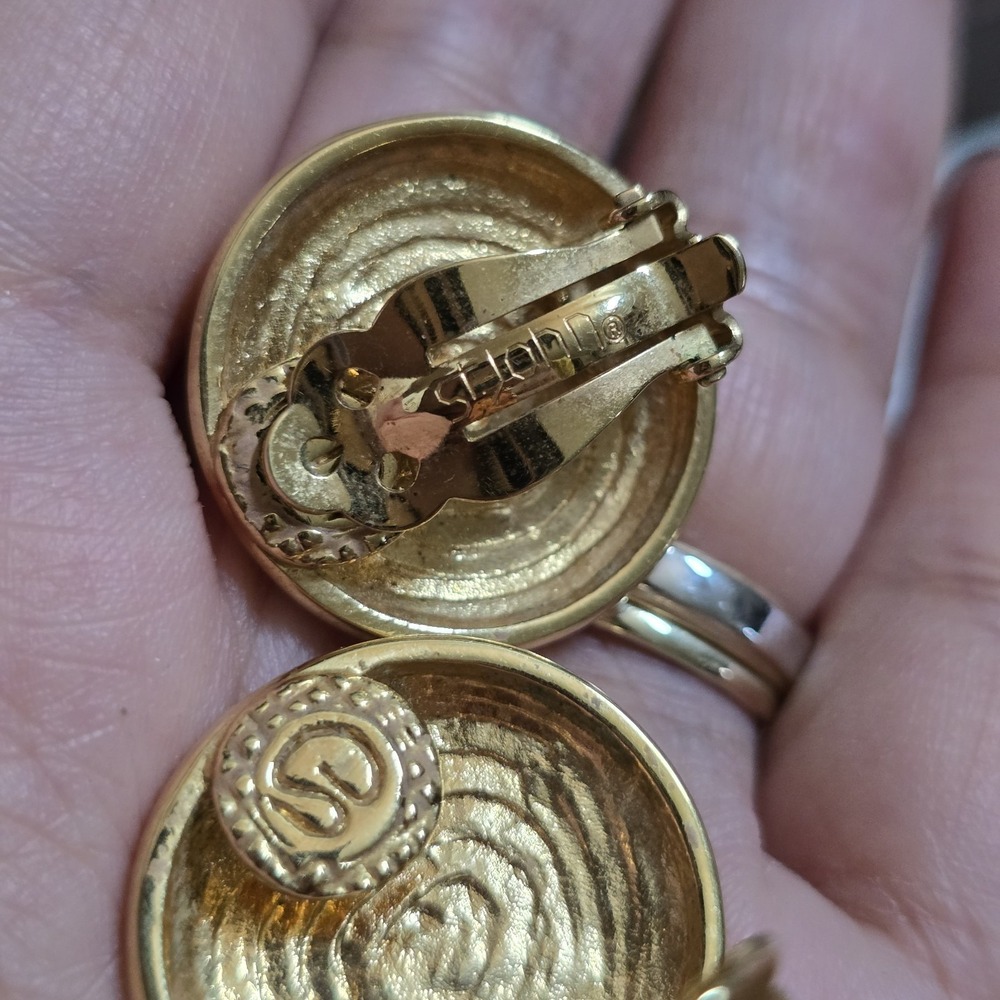 Vtg Signed ST. JOHN Yellow Gold Tone Dome Textured Round Clip On Earrings - Picture 2 of 5